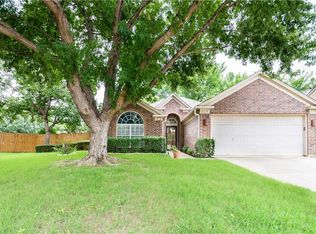 318 Branch Bnd, Euless, TX 76039
