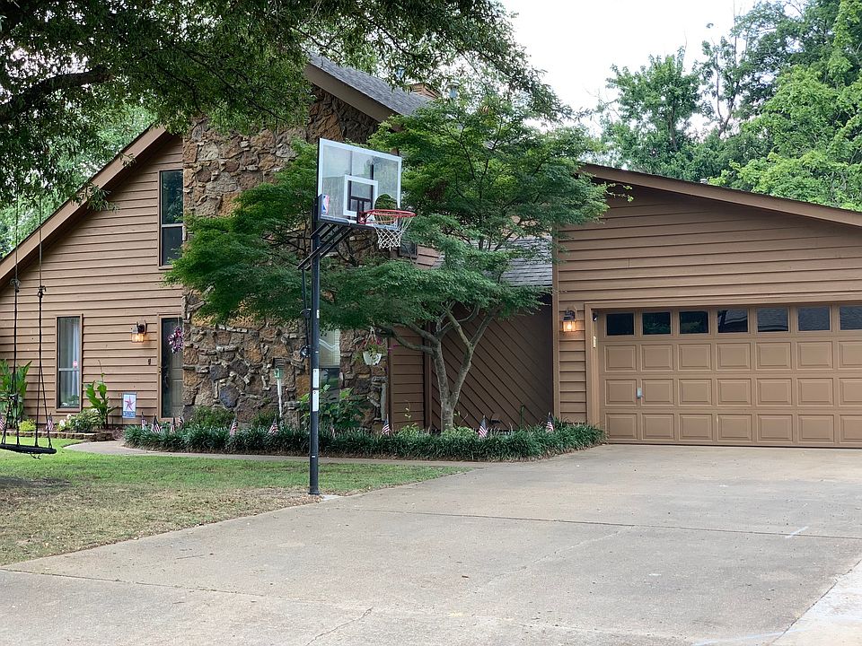 1st image of 1121 Golf Links Dr