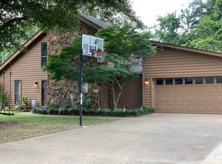 1121 Golf Links Dr, Blytheville, AR 72315