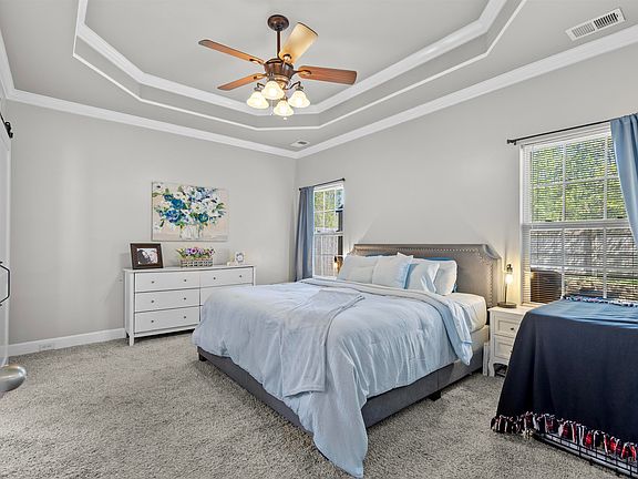 4th image of 2068 Highview Way