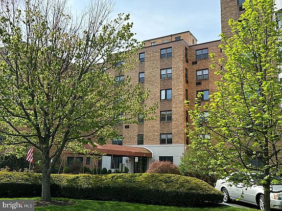 3rd image of 346 E Lancaster Ave APT 212