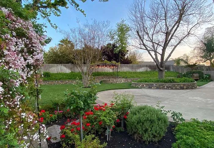 1315 Daisy Ct — Photo 3