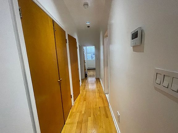 4th image of 647 W 42nd St #2