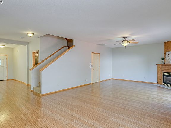 3rd image of 15341 SW Wintergreen St