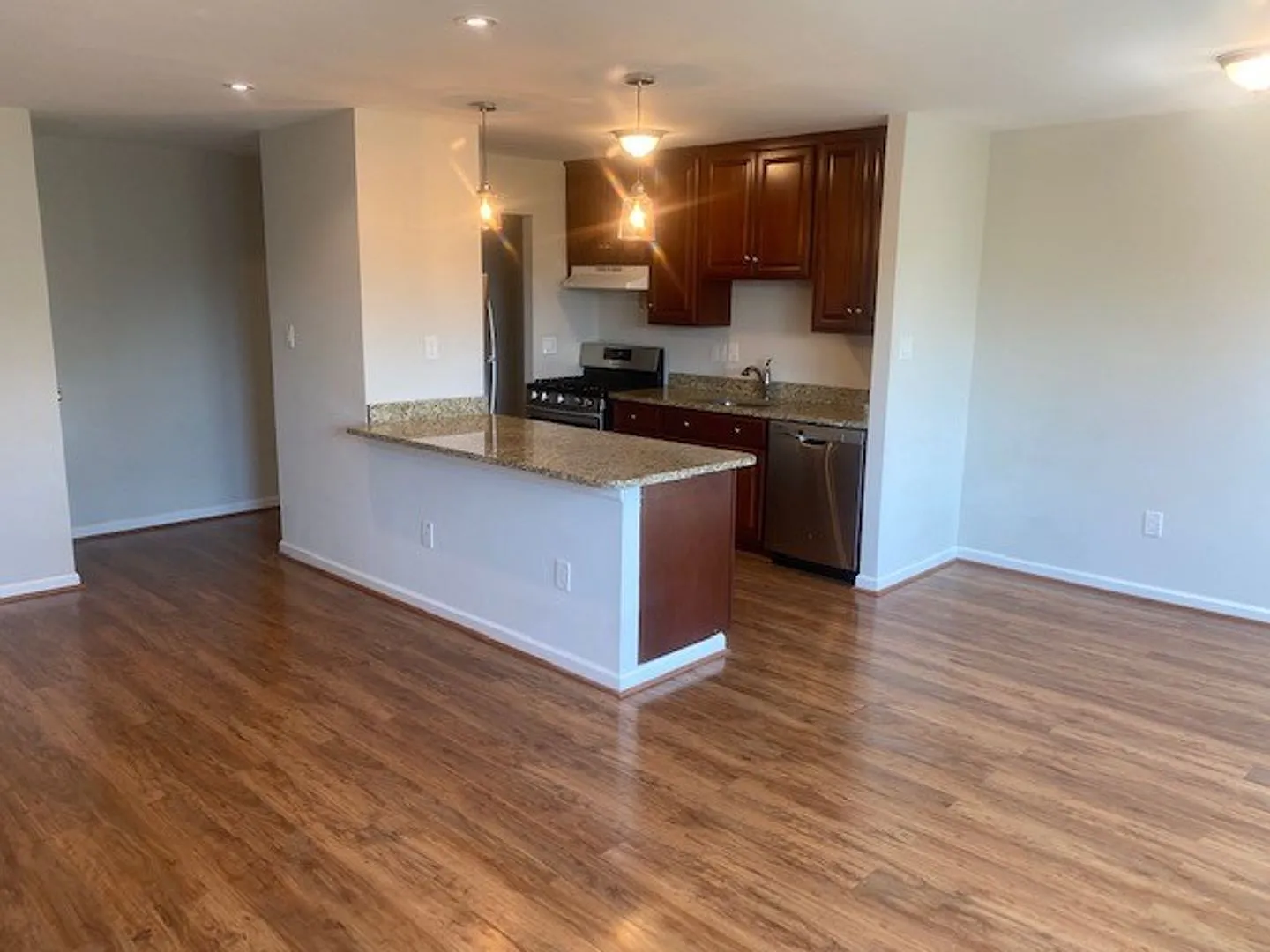 1 bed, 1.0 bath, 785 sqft, $2,100 — Photo 4
