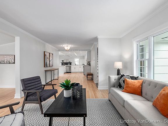5th image of 1533 Woodcliff Ave SE