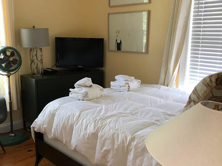 526 S Causeway Rd — Photo 25