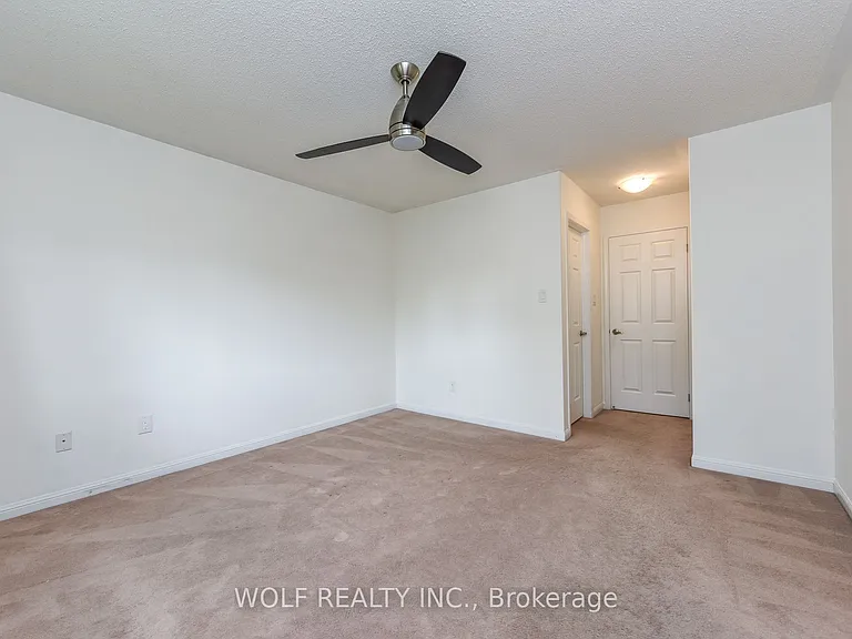 449 Tyrone Cres — Photo 29