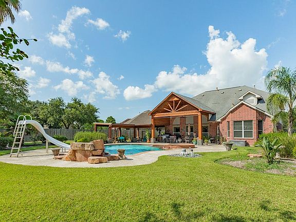 4th image of 808 S Belle Dr