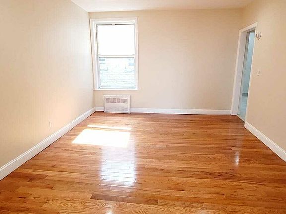 4th image of 36-12 Ditmars Blvd #2