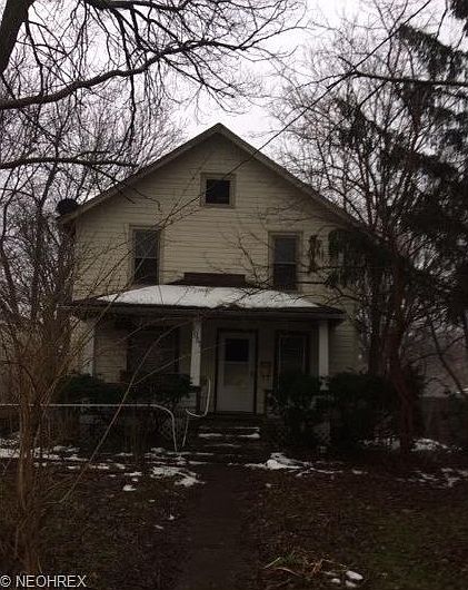 2nd image of 1051 N State St