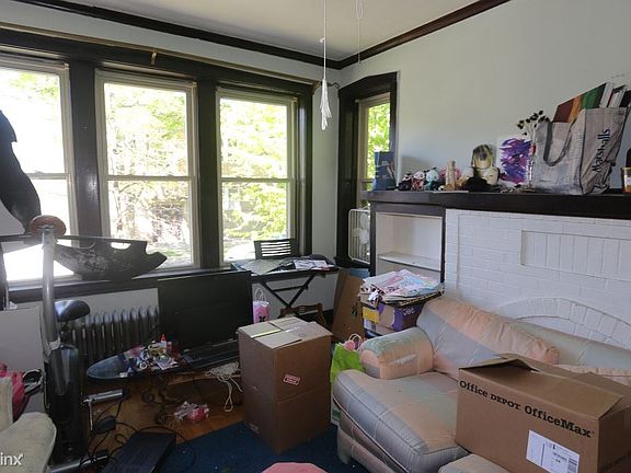 5th image of 2711 W Wellington Ave #1