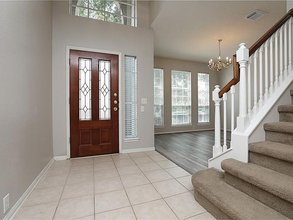 3rd image of 2706 Sunhill Ct