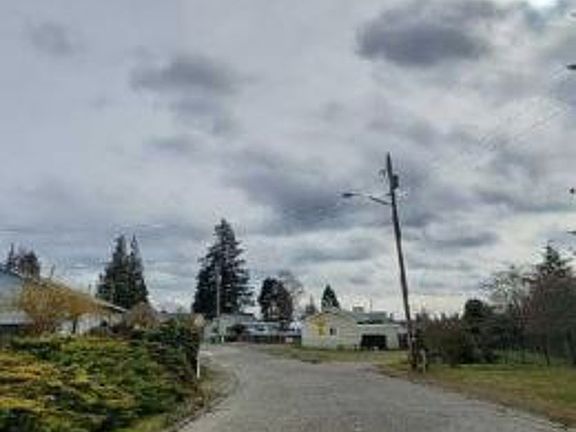 Exterior Neighborhood (street photo)