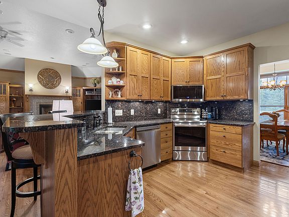 2nd image of 1316 Pheasant Run Cir
