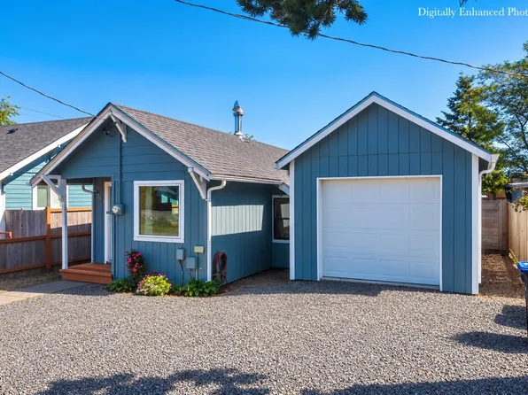 945 NE Commercial St, Waldport, OR 97394
