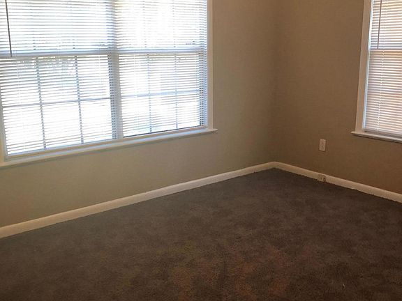 5th image of 2640 Dunn Ave