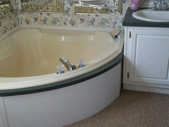 3rd image of 255 Isabella Ave