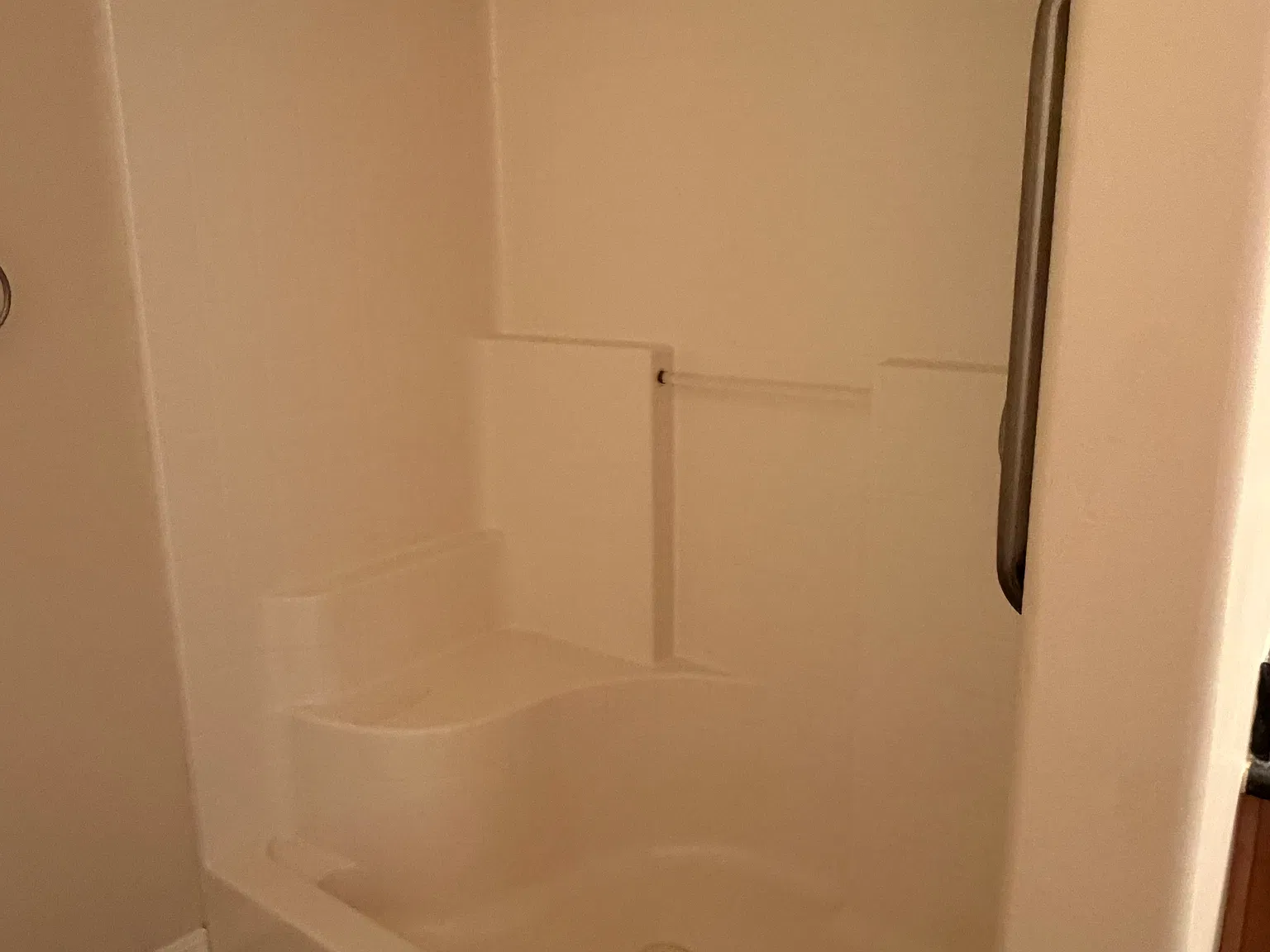 2 bed, 909 sqft, $2,700 — Photo 2