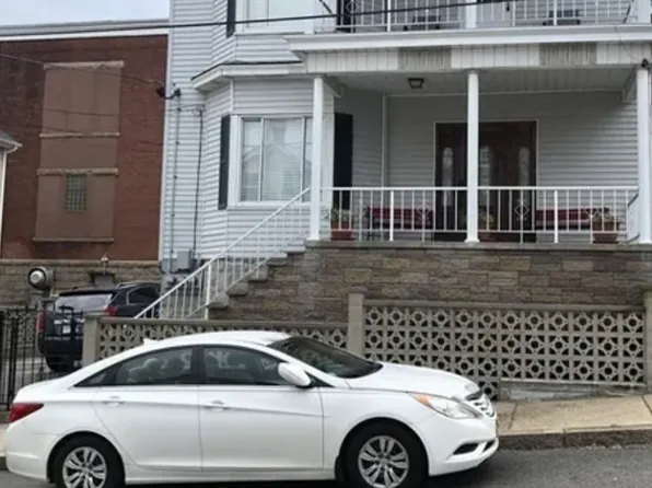 78 Grant St #3, Fall River, MA 02721