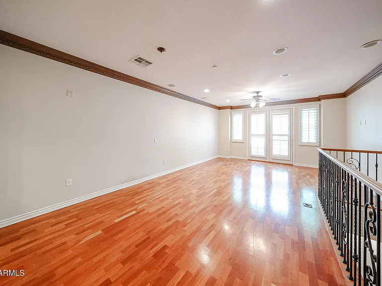 2434 E Roma Ave — Photo 14