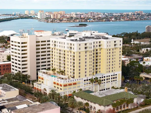 628 Cleveland St APT 1208, Clearwater, FL 33755
