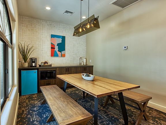 3rd image of 1101 S Sycamore APT 104