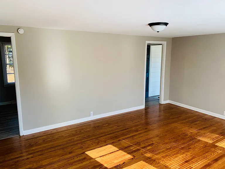 501 Frances St — Photo 9