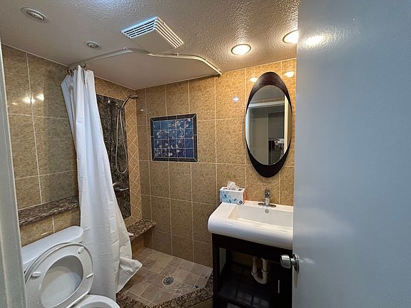 3rd image of 354 N Via Colinas