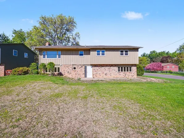 2000 Westview Dr, Hastings, MN 55033