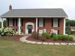 12 Timber Trail Dr, Greensburg, PA 15601