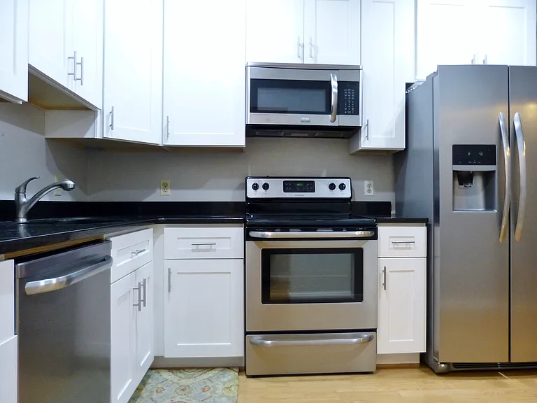 200 E West St #1 — Photo 7