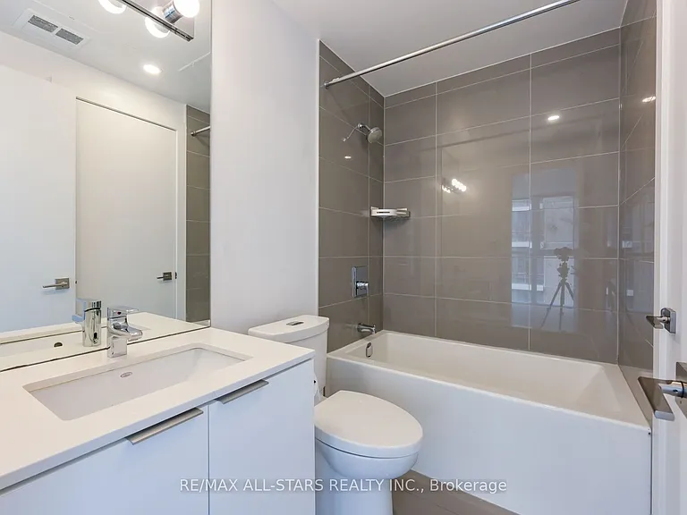 609 Avenue Rd #1001 — Photo 10