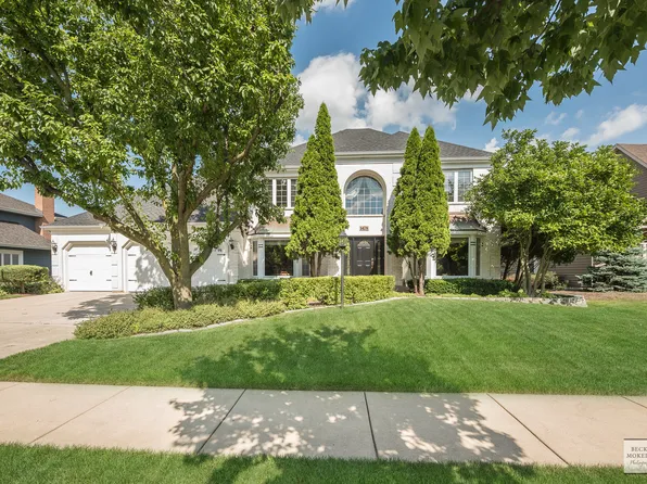 1478 Frenchmans Bend Dr, Naperville, IL 60564