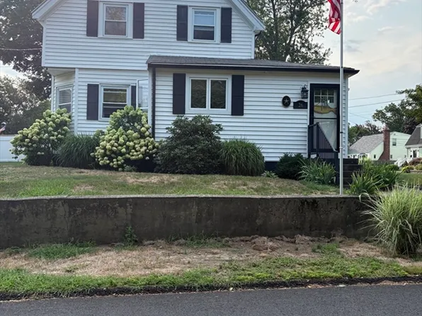 26 Monatiquot St, Weymouth, MA 02191