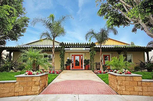 LEASING OFFICE - Villa Pacific Townhomes
