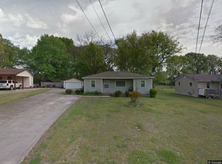 1117 Decatur St, Tuscumbia, AL 35674