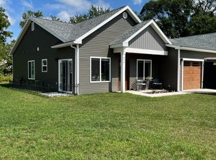 806 E North St #4, Greenville, MI 48838