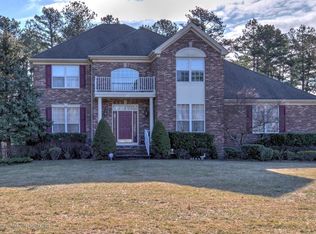 27 Peacock Ln, Jackson, NJ