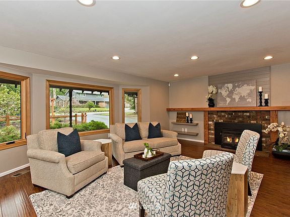 5th image of 315 Mount Olympus Dr SW