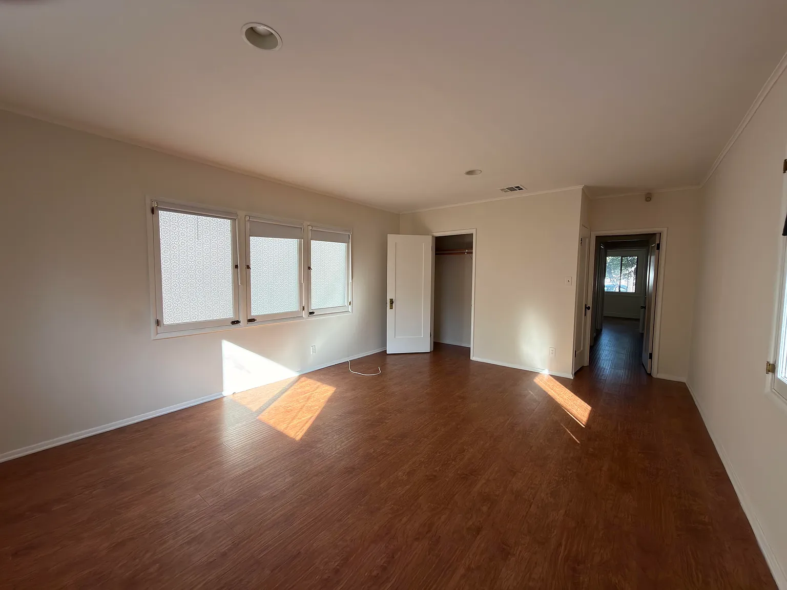 2 bed, 1500 sqft, $3,200 — Photo 2