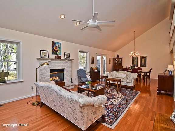 5th image of 522 Woodhaven Ln