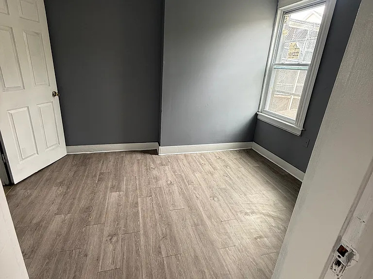 113 Green St #3 — Photo 4