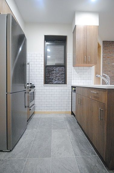 2nd image of 137 Rivington St APT 10