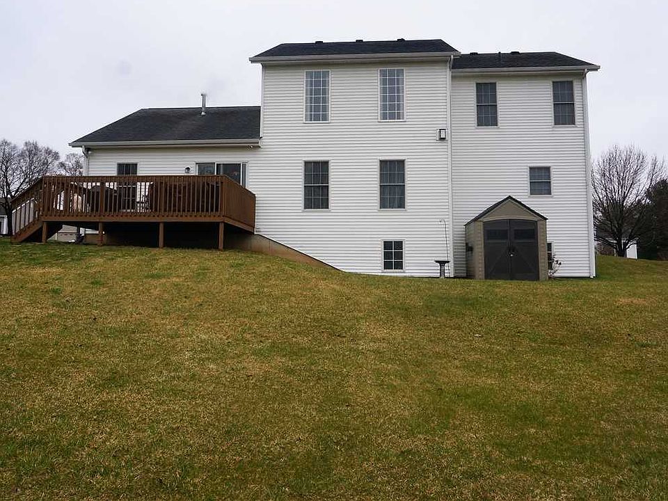 2nd image of 18057 Lisbon Dr