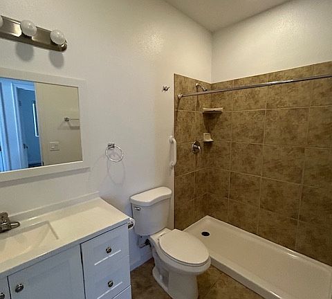 5th image of 2349 Phoenix Ave