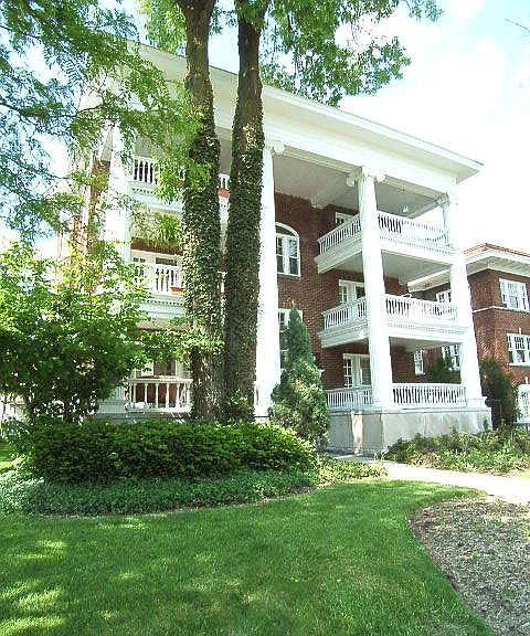 1550 E Broad St — Photo 8