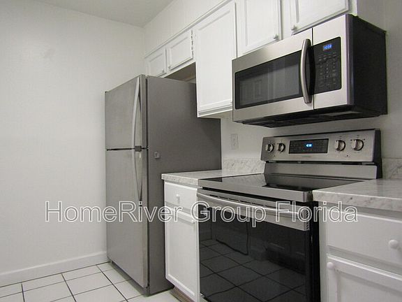 4th image of 1600 Green Briar Pkwy #C