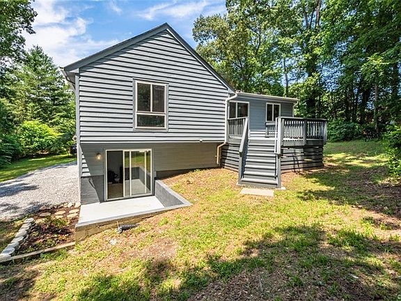 3rd image of 9601 Sherwood Dr