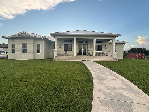 3rd image of 1071 S Header Canal Rd